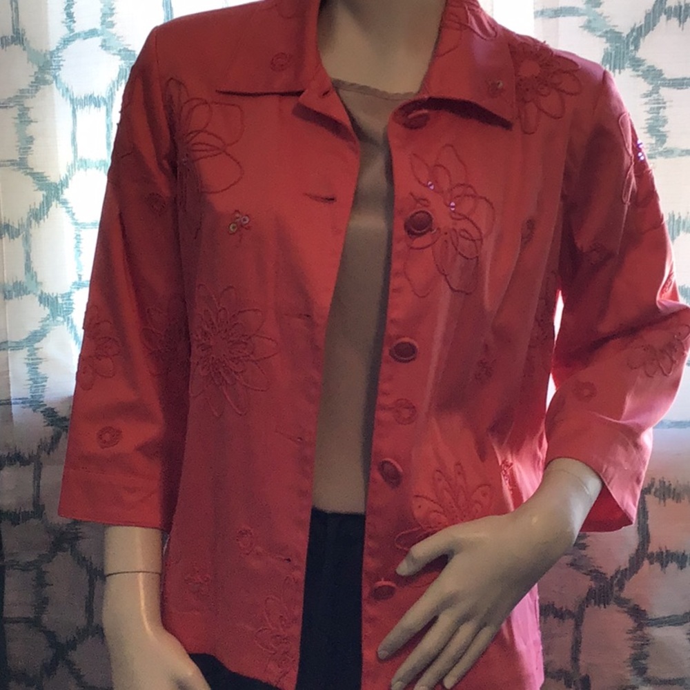 Drapers and Damon’s ladies top. NWOT